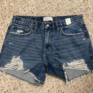 Mid rise boyfriend shorts size 10